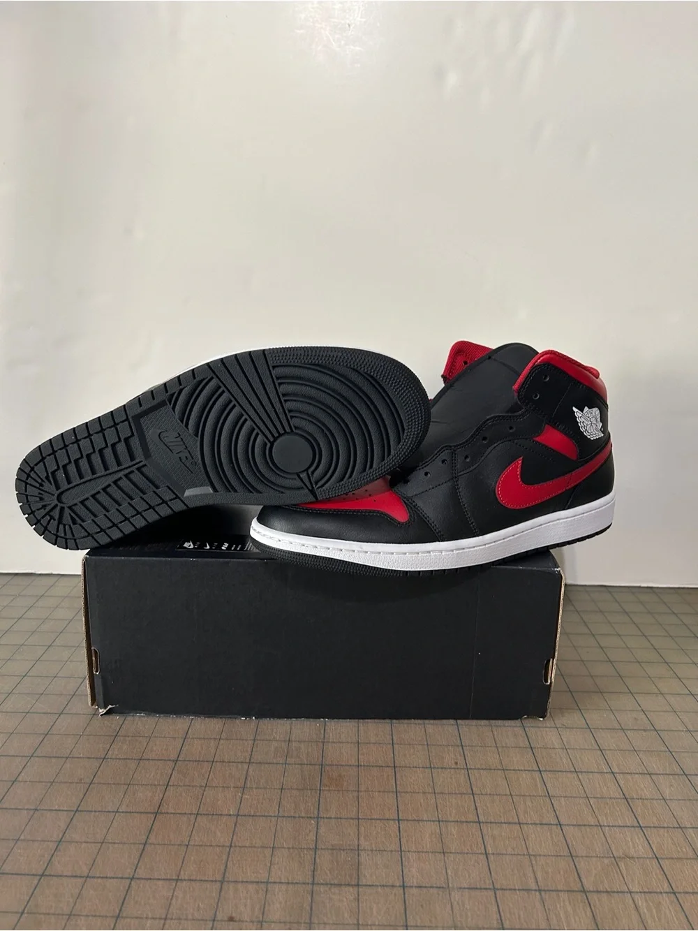 Air Jordan 1 Mid ‘Bred Twist’